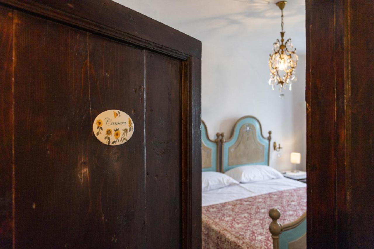 Il Ciavattone Bed And Bike Bed & Breakfast Сулмона Екстериор снимка