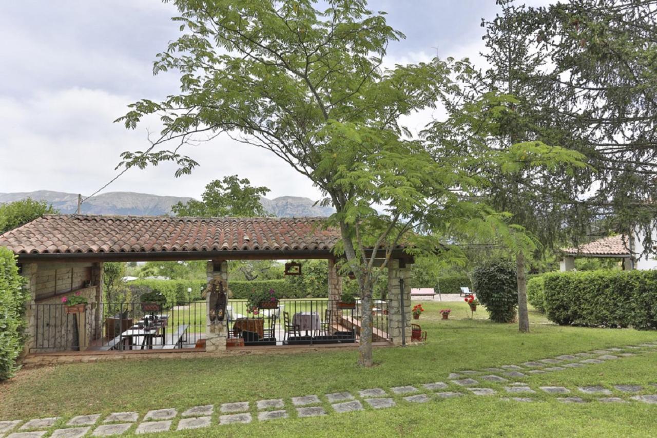 Il Ciavattone Bed And Bike Bed & Breakfast Сулмона Екстериор снимка
