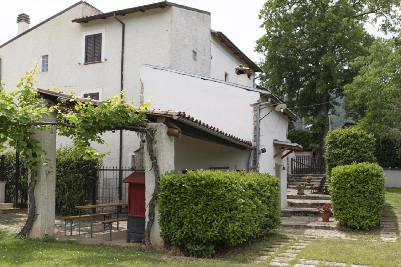 Il Ciavattone Bed And Bike Bed & Breakfast Сулмона Екстериор снимка