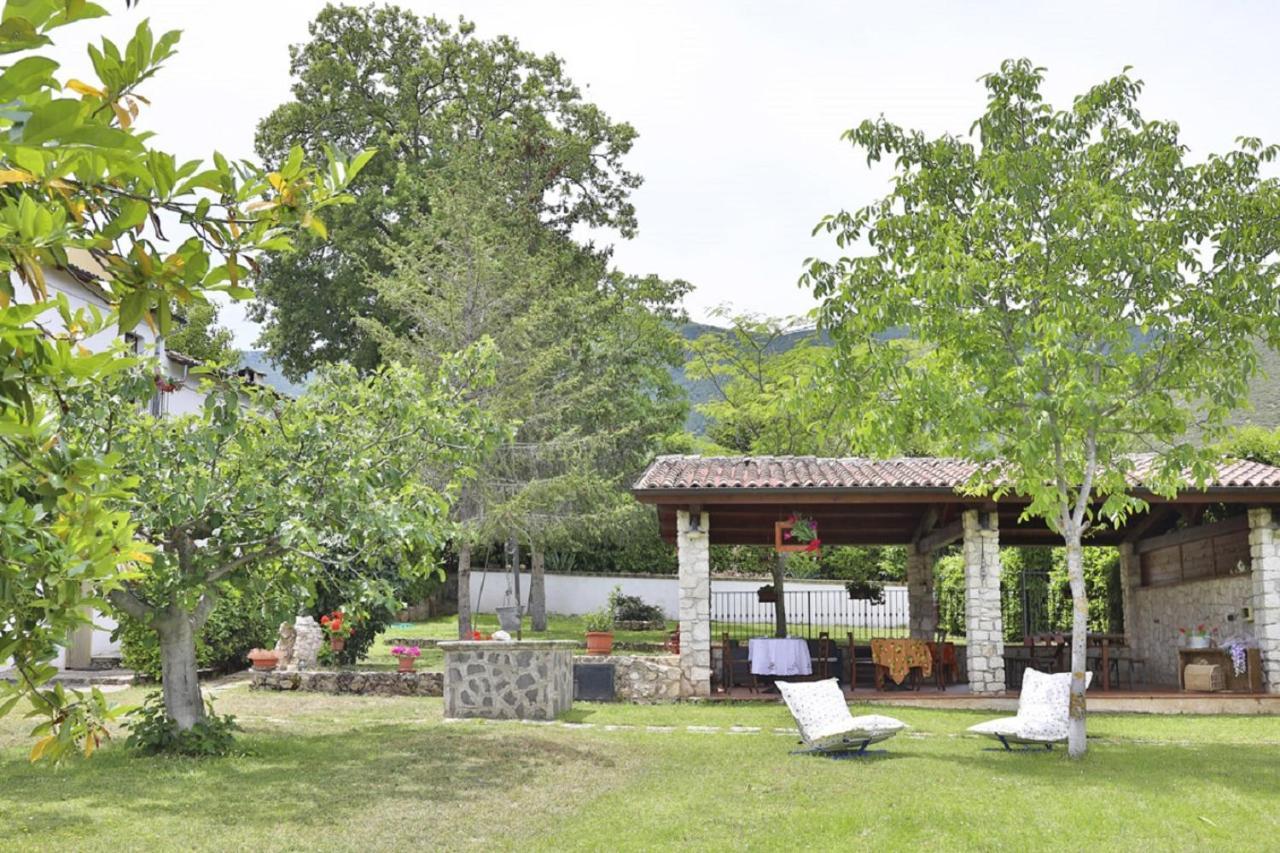 Il Ciavattone Bed And Bike Bed & Breakfast Сулмона Екстериор снимка