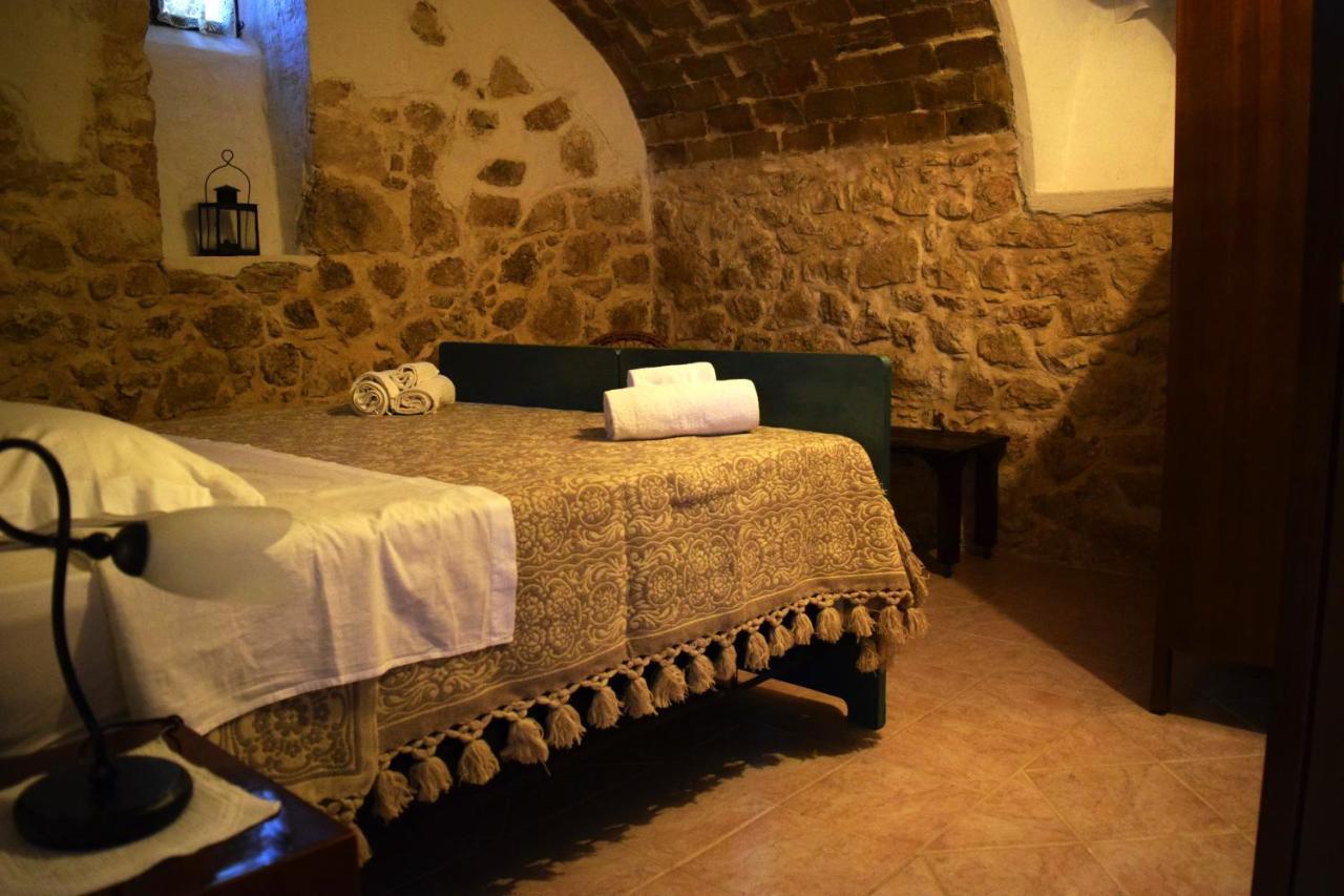 Il Ciavattone Bed And Bike Bed & Breakfast Сулмона Екстериор снимка